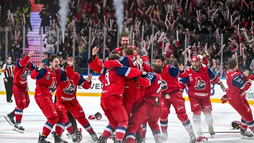 «Локомотив» — главный фаворит Кубка Гагарина в новом сезоне КХЛ. Букмекеры оценили чемпионство команды за кф 6,00