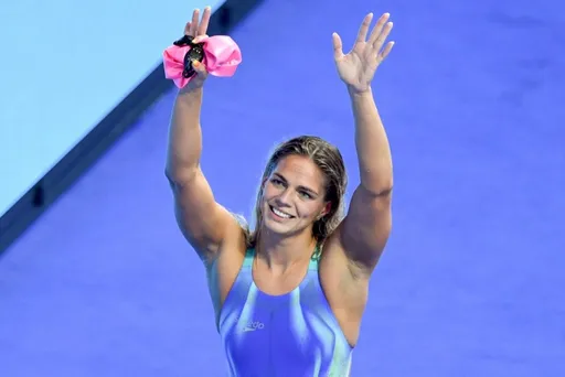 Пловчиха Ефимова вышла на старт в чемпионате России в футболке «Спартака»