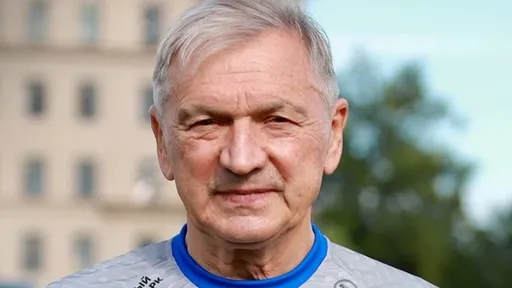 В Кубке России сыграл 72-летний депутат! Его команда обыграла чемпиона Медиалиги