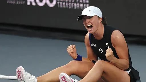 Свёнтек стала третьей в истории WTA по общей сумме призовых