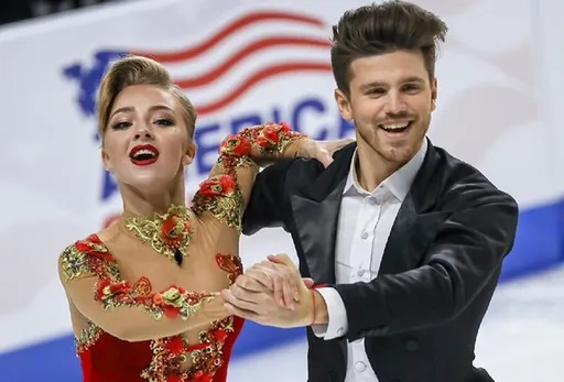 Степанова и Букин выиграли чемпионат России по фигурному катанию