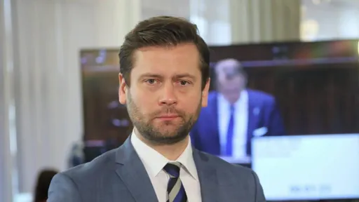 Министр спорта Польши предложил объединить российских и белорусских спортсменов в «сборную беженцев»