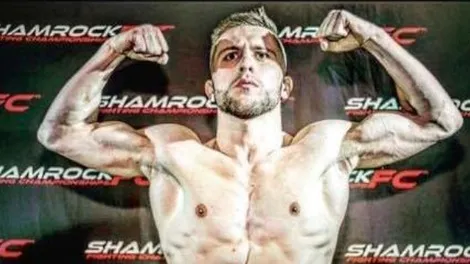 Боец MMA поймал двух педофилов, зарегистрировавшись в интернете под видом 13-летней девочки
