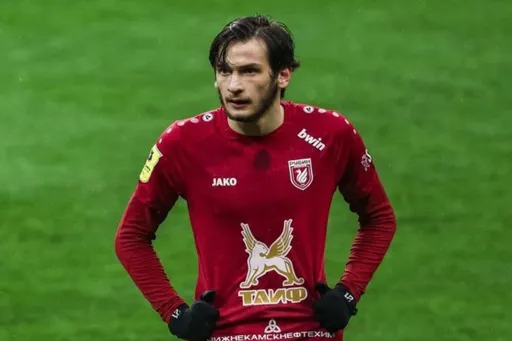 Антонио Конте заявил, что Кварацхелия не покинет «Наполи» этим летом