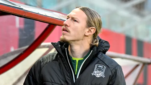 Черчесов: «ПСЖ» манит, но Сафонову нужно принять правильное решение для карьеры