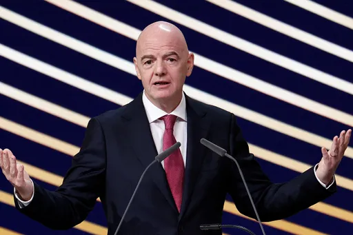Премьер-министр Великобритании призвал президента ФИФА Инфантино уйти в отставку