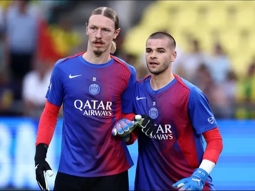 Журналист RMC Sport рассказал о преимуществах Сафонова перед Шевалье