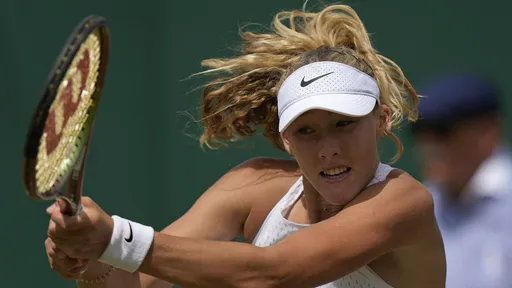 Мирра Андреева проиграла Елене Рыбакиной и покинула турнир WTA-1000 в Пекине