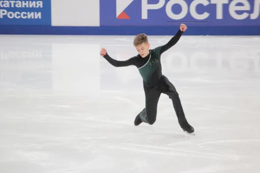 Давыдов: для допуска Лазарева к Гран-при потребовали фото костюмов