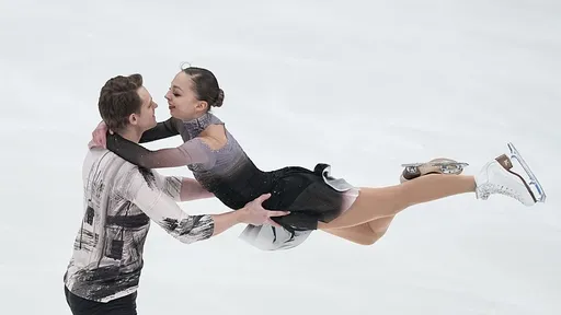 Бойкова и Козловский выиграли произвольную программу спортивных пар на этапе Гран-при в Москве