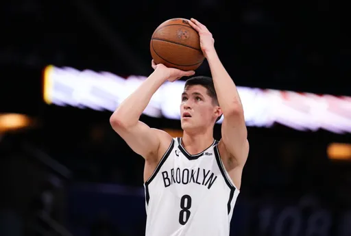 RotoWire: россиянин Дёмин начнёт в старте матч с «Майами Хит» в НБА