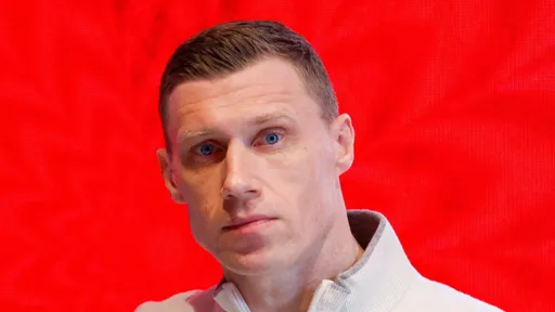 Погребняк рассказал, как отец Илона Маска Эррол пробил ему несколько раз в пресс