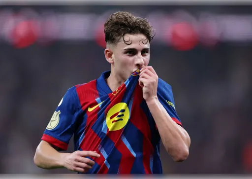 Transfer News Live: «Барселона» хочет предложить новый контракт Фермину Лопесу