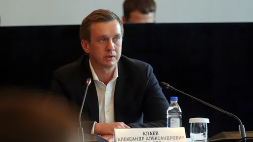 Глава РПЛ Алаев: искренне жаль футболистов «Сочи», но я не мог перенести матч