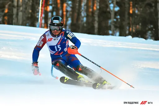 Подмосковный горнолыжник Хорошилов выиграл золото на IV этапе Кубка России