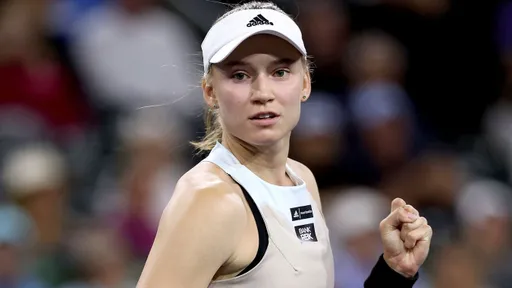 Рыбакина победила Валентову и встретится с Радукану в третьем круге US Open