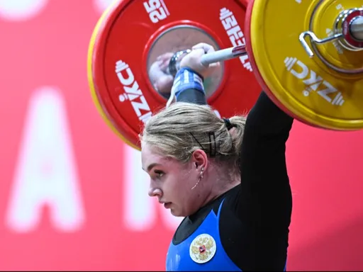 Россиянка Кузьминова завоевала «серебро» чемпионата Европы по тяжёлой атлетике