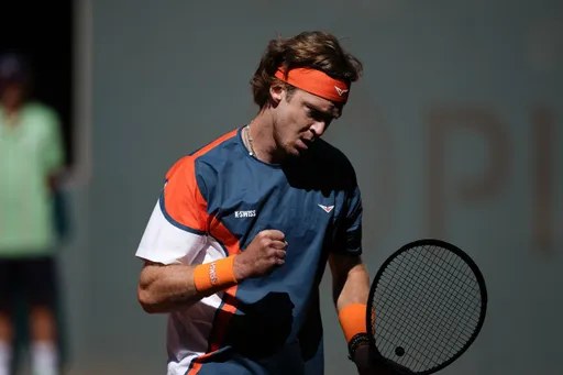 Рублев обыграл Оже-Альяссима и вышел в финал турнира ATP в Гамбурге