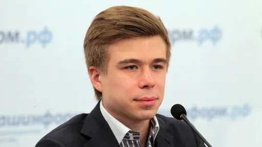 Елистратов рассказал, зачем надевает поверх носка пищевой пакет