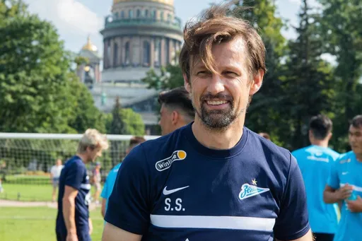 Петербургский «Зенит» поздравил Сергея Семака с 49-летием