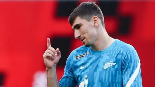 Хавбек «Химок» Бакаев не хочет уезжать в зарубежные чемпионаты