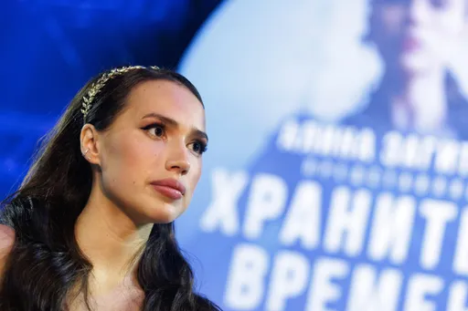 Загитова выступила на открытии сезона ВХЛ