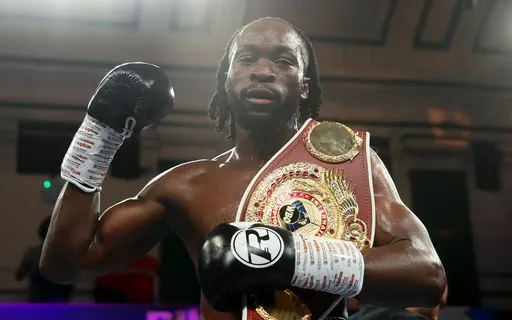 Бентли освободил титул WBO и подписал контракт с Zuffa Boxing
