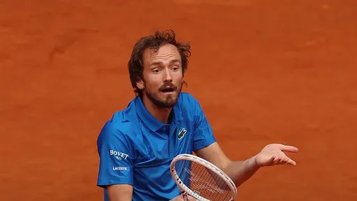 Бублик выиграл первый сет у Медведева в финале турнира в Галле
