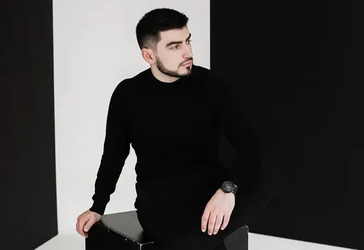 «Мишин как никто интегрировался в современную систему». Интервью тренера, судьи и экс-фигуриста Мирзоева