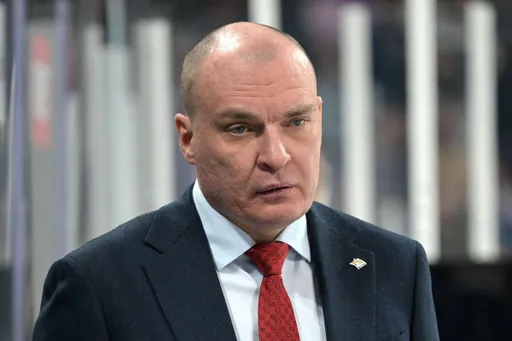 Разин оскорбил хоккейных теоретиков после поражения от «Сибири» в матче КГ
