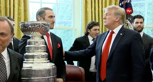 Трамп назвал Овечкина великим игроком после установления рекорда по голам в НХЛ