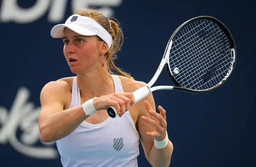Людмила Самсонова выиграла свой первый матч на турнире WTA-1000 в Ухане