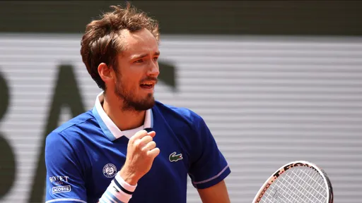 Тарпищев считает, что Медведев мог перевернуть финал US Open с Джоковичем во втором сете
