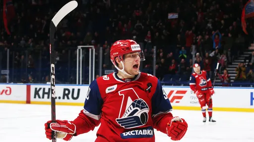 Дубль Полунина принёс «Локомотиву» победу над «Амуром» в FONBET КХЛ