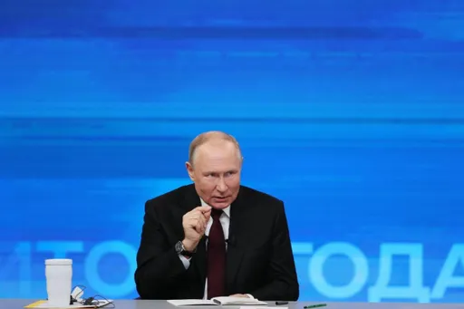 Путин поручил создать центр подготовки сборных России по футболу в Сочи