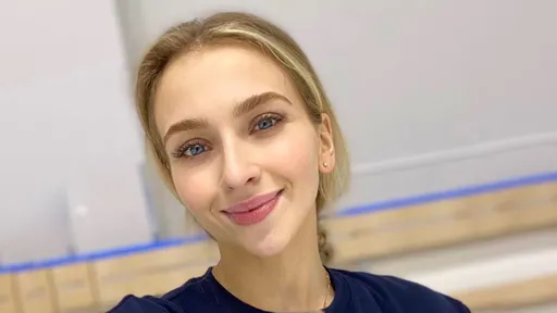 Олимпийская чемпионка Синицина показала фото на яхте в жёлтом купальнике