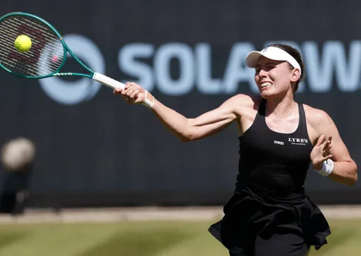 Александрова проиграла японке Осаке в четвертьфинале турнира WTA в Бад-Хомбурге