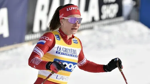 Лыжница Непряева завоевала золото в скиатлоне на «Чемпионских высотах» в Малиновке