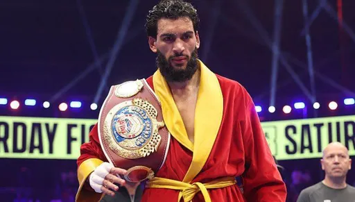 Шираз отказался от пояса WBO, который должен был защищать в бою с Алимханулы