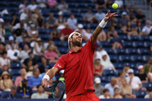 Хачанов вышел в 1/2 финала US Open, его соперник снялся из-за травмы