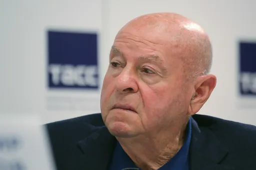 Камельзон считает, что перепалка со зрителями могла помешать Медведеву обыграть Димитрова