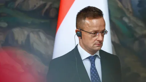 Министр иностранных дел Венгрии негативно оценил условия допуска россиян до ОИ-2024
