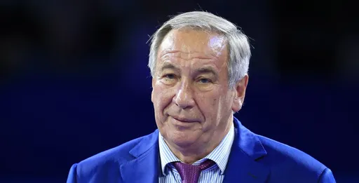 Глава ФТР Тарпищев объяснил, почему россияне думают о смене гражданства