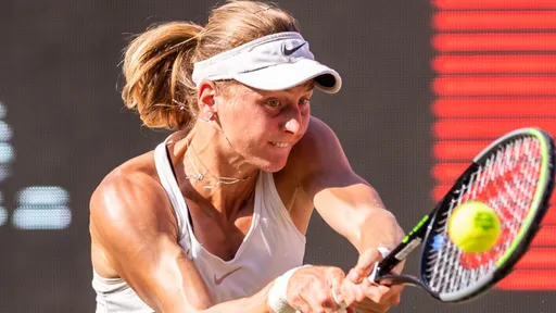 Самсонова уступила Крейчиковой в первом круге турнира WTA в Штутгарте