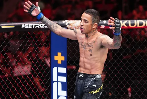 Пратес сообщил о переговорах с UFC по бою с Махачевым и назвал возможные даты