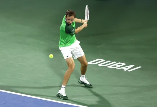 Медведев вышел в полуфинал турнира ATP-500 в Дубае, обыграв Давидович-Фокину