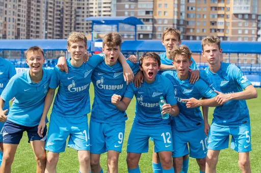 «Зенит» открыл школу и крытый футбольный манеж