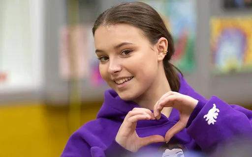 Фигуристка Анна Щербакова порадовала поклонников снимками на фоне Эйфелевой башни