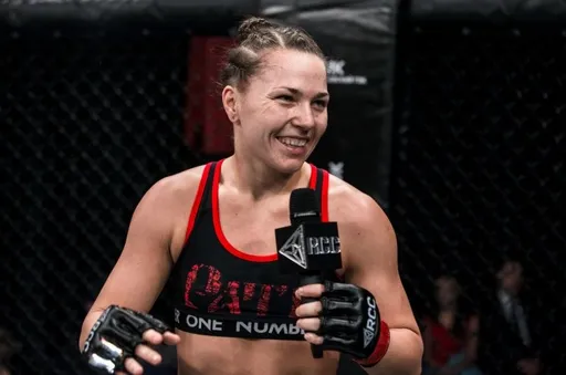 Боец UFC Алексеева заявила, что для комфортной жизни в России ей нужно 200-300 тысяч рублей