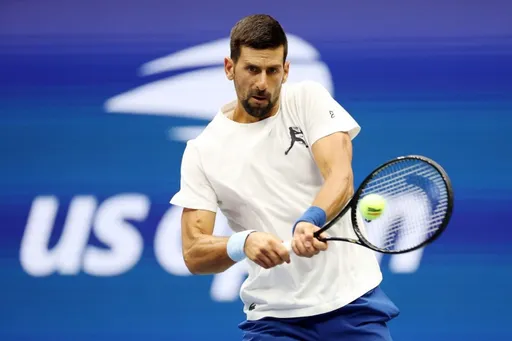 Джокович вышел на корт US Open-2025 в новом кастомном жакете от Lacoste